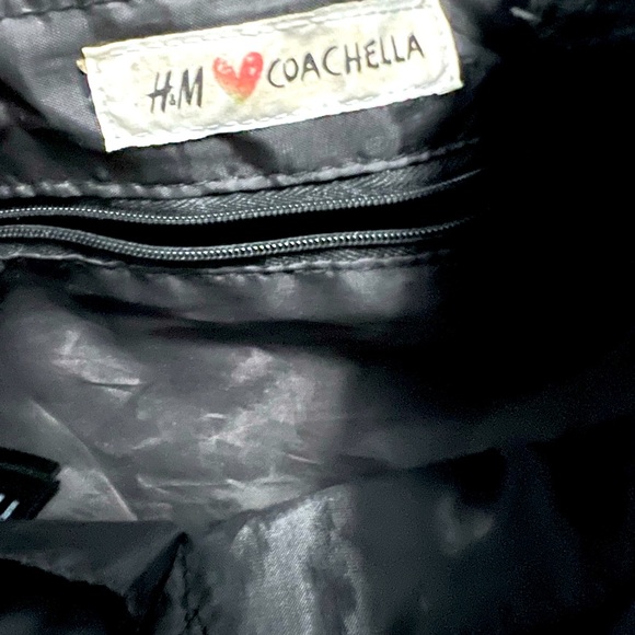 Limited HM x Coachella Fringe Bag - Picture 2 of 3